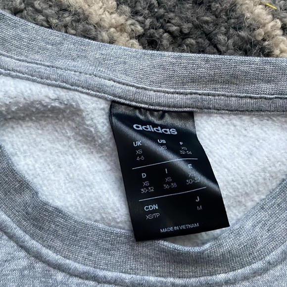 Excellent condition adidas sweatshirt - Picture 3 of 3